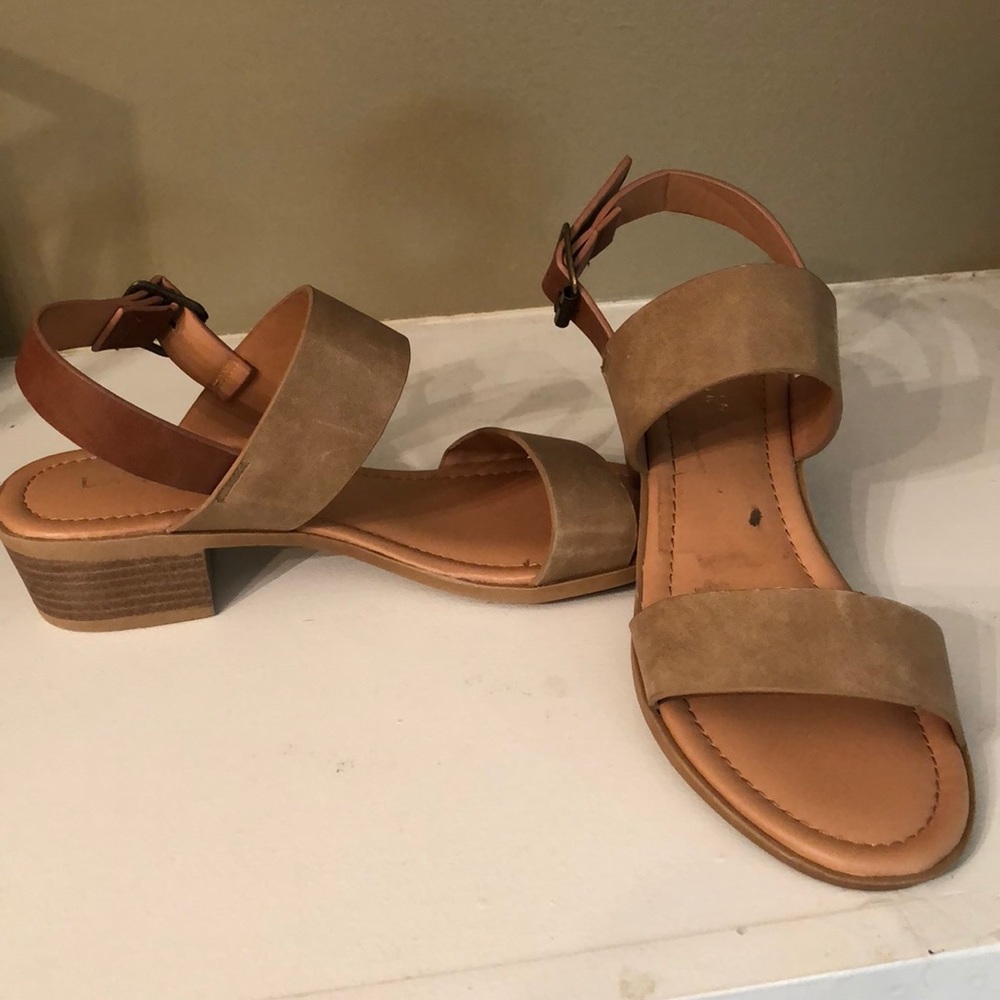 LovMark sandals women’s size 6 1/2